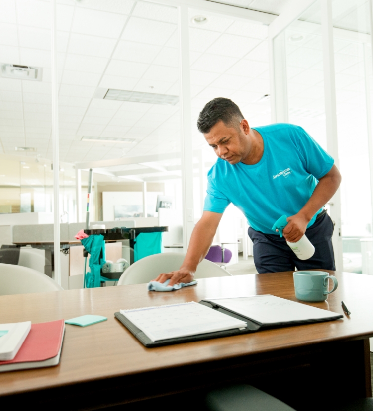 Lakeland cleaning company employee providing commercial cleaning services