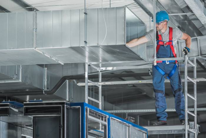 main cleaning commercial air duct